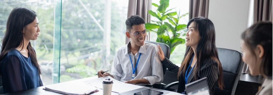 UAE Businesses Are Rushing to Adopt Cloud HCM (Here’s Why Everyone’s Making the Shift)  